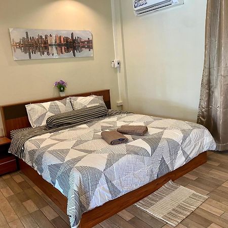 นพรัตน์การ์เด้นฮิลล์ Hotel Uthai Thani Ngoại thất bức ảnh