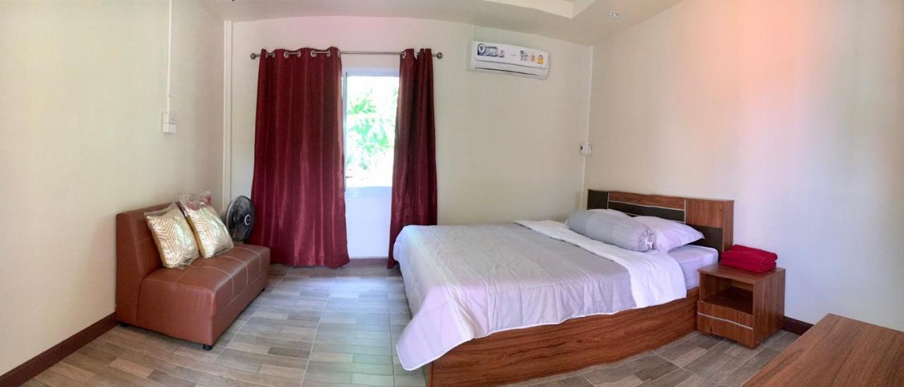 นพรัตน์การ์เด้นฮิลล์ Hotel Uthai Thani Ngoại thất bức ảnh
