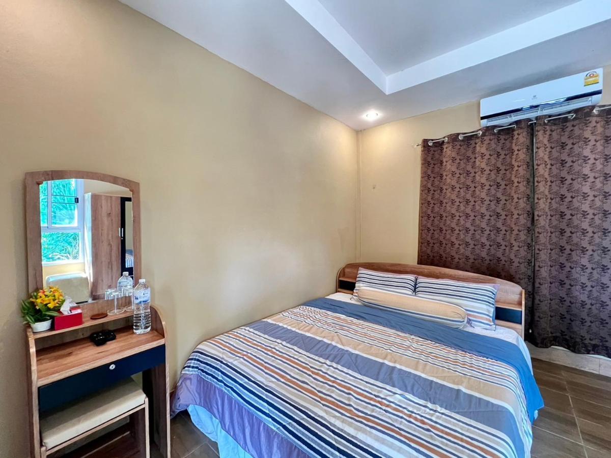 นพรัตน์การ์เด้นฮิลล์ Hotel Uthai Thani Ngoại thất bức ảnh