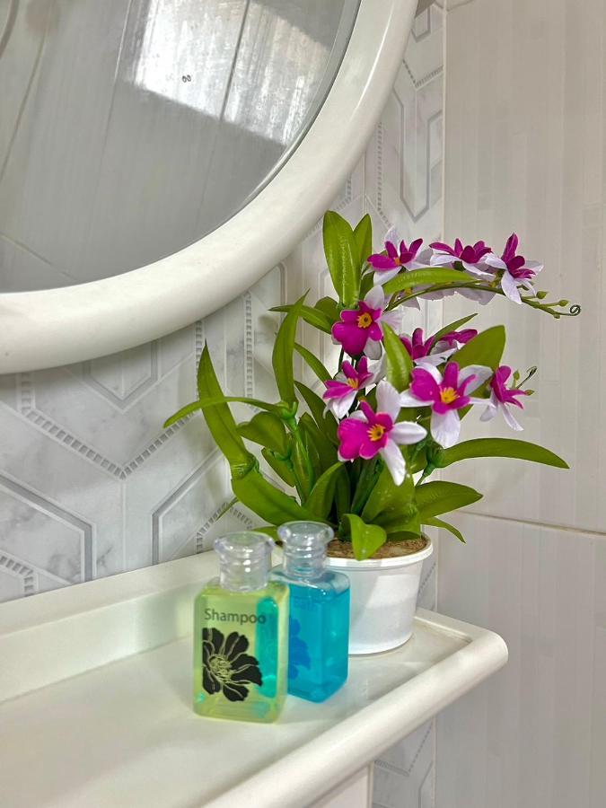 นพรัตน์การ์เด้นฮิลล์ Hotel Uthai Thani Ngoại thất bức ảnh