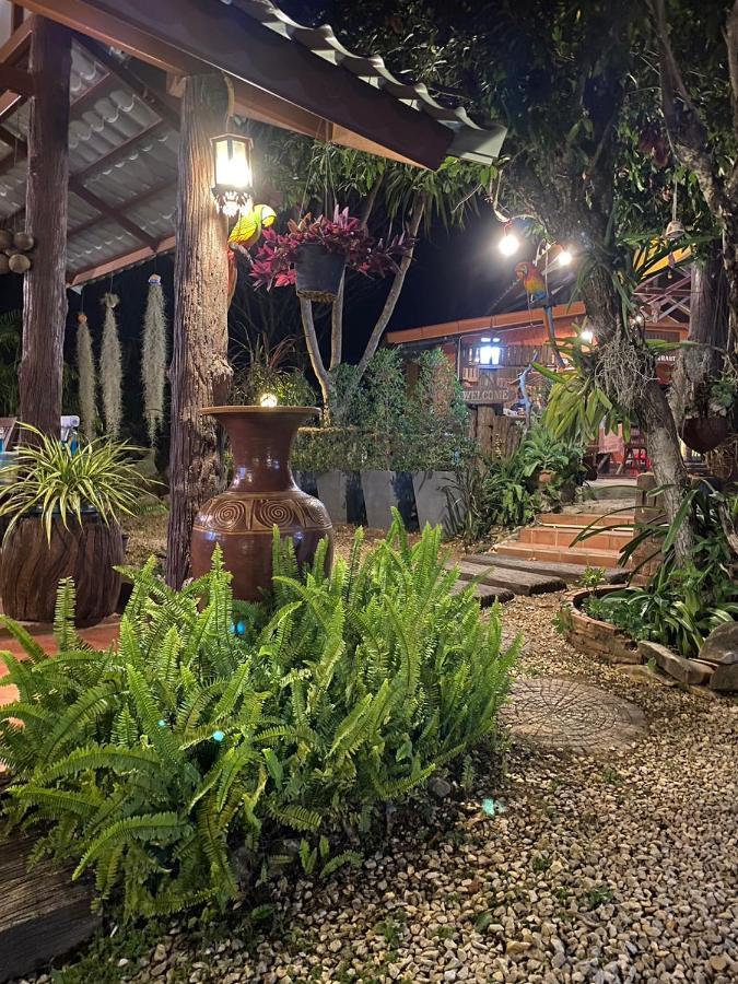 นพรัตน์การ์เด้นฮิลล์ Hotel Uthai Thani Ngoại thất bức ảnh