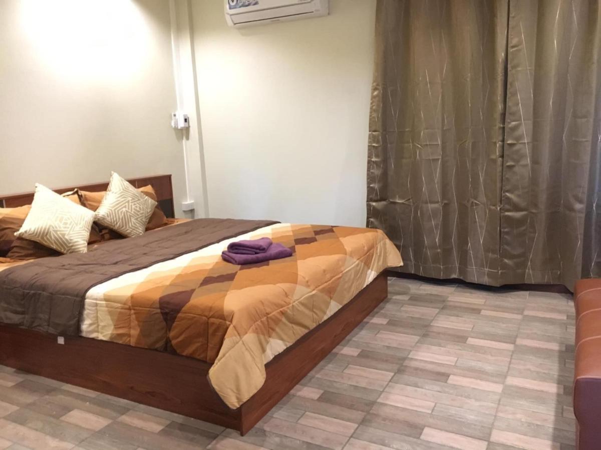 นพรัตน์การ์เด้นฮิลล์ Hotel Uthai Thani Ngoại thất bức ảnh